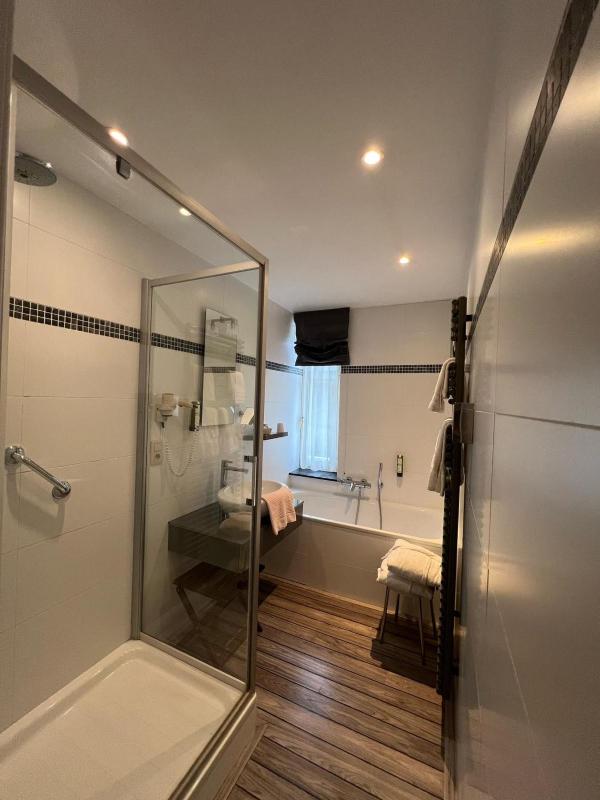 Double Room image 2