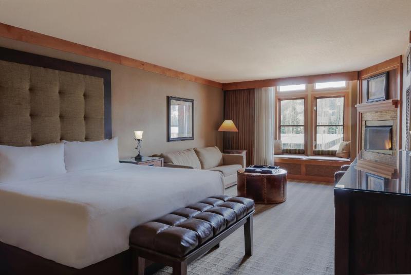 Superior King Room image 3