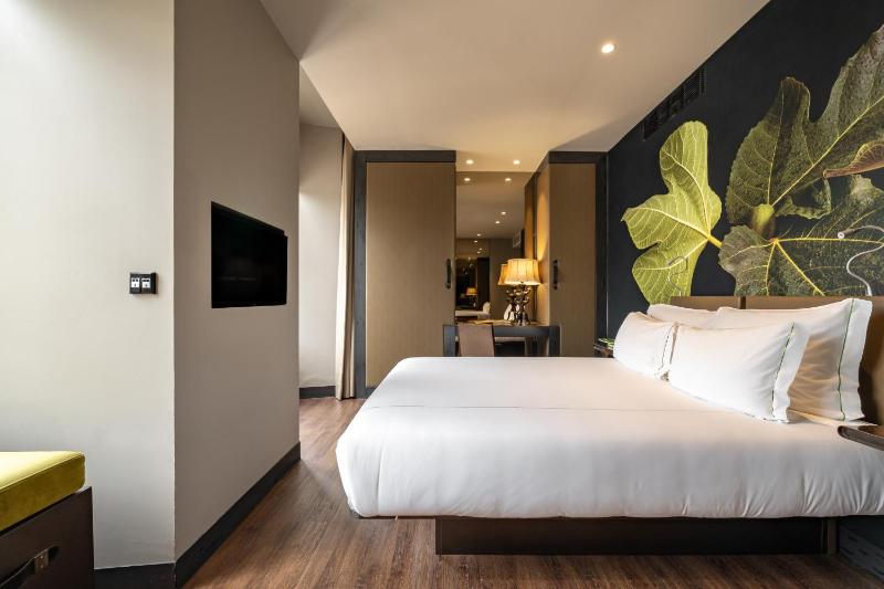 Deluxe Double Room image 3