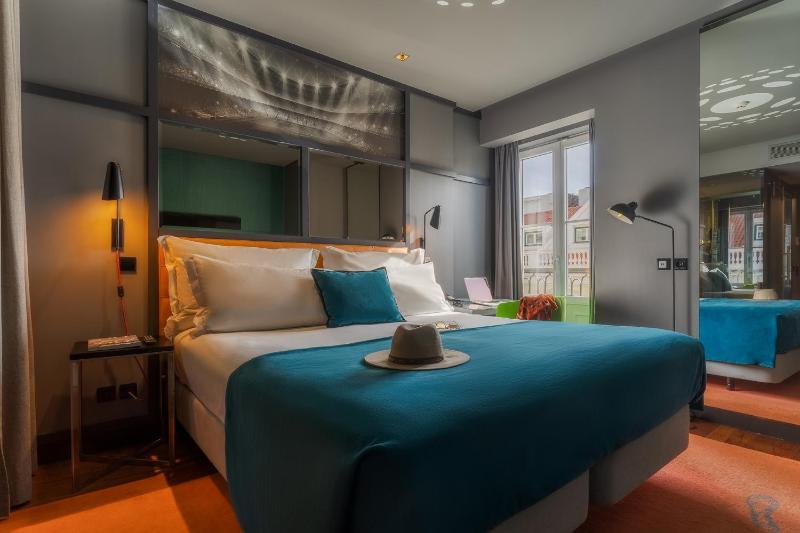 CR Superior Double Room image 1