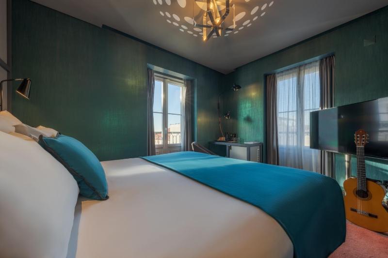 CR Superior Corner image 4