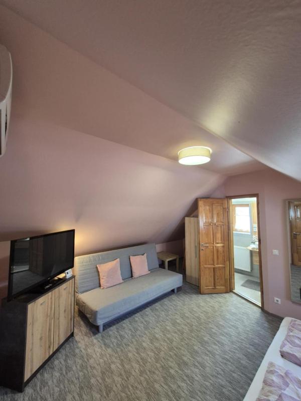 Triple Room image 1