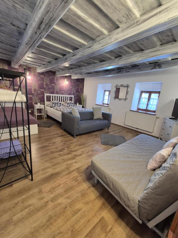 One-Bedroom Apartment image 2