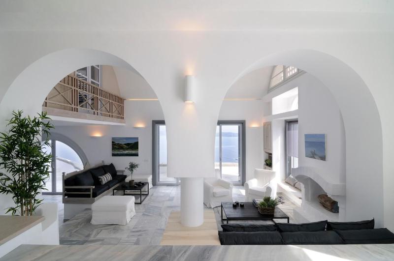 Beautiful Oia Villa - image 1