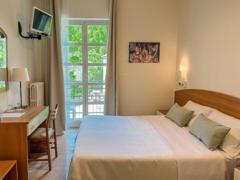 Double or Twin Room image 2