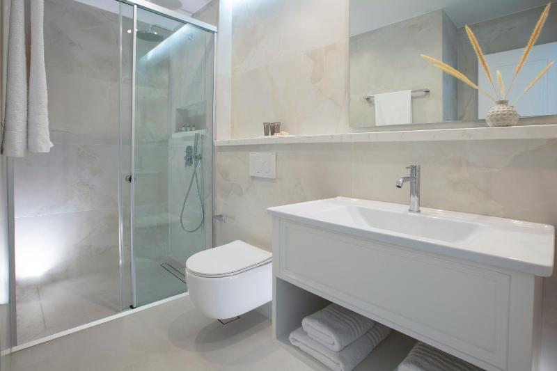Superior Double or Twin Room image 4