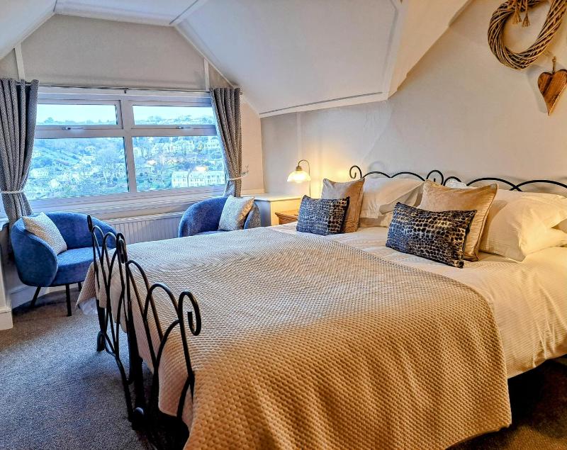 Double or Twin Room with View image 3