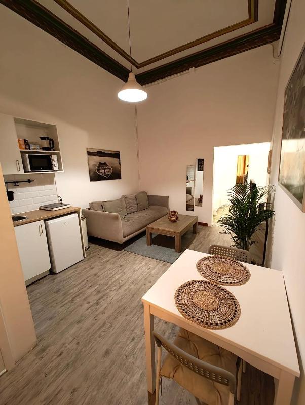 Barcelona Central Apartments - image 12
