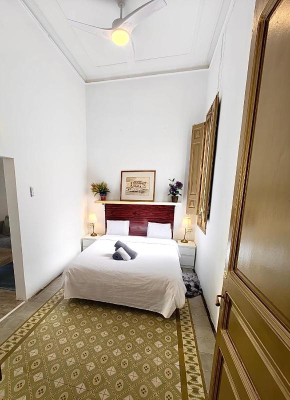 Barcelona Central Apartments - image 14