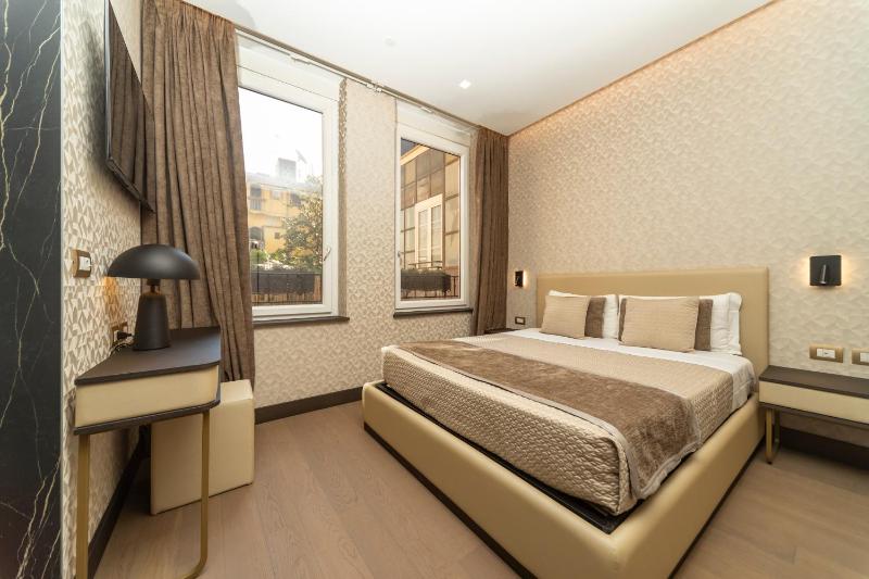 King Suite with Spa Bath image 4