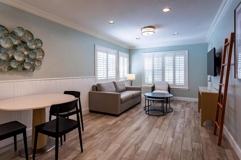 One-Bedroom Suite image 4