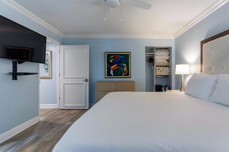 ADA Accessible One-Bedroom Suite image 4