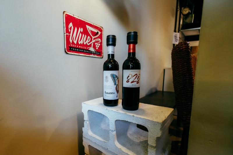 Apartment Ruzafa Roots 12 min to Centre Smart TV Wine - image 5