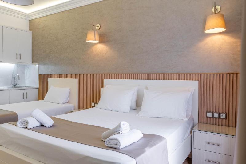 Triple Room with Sea View image 2