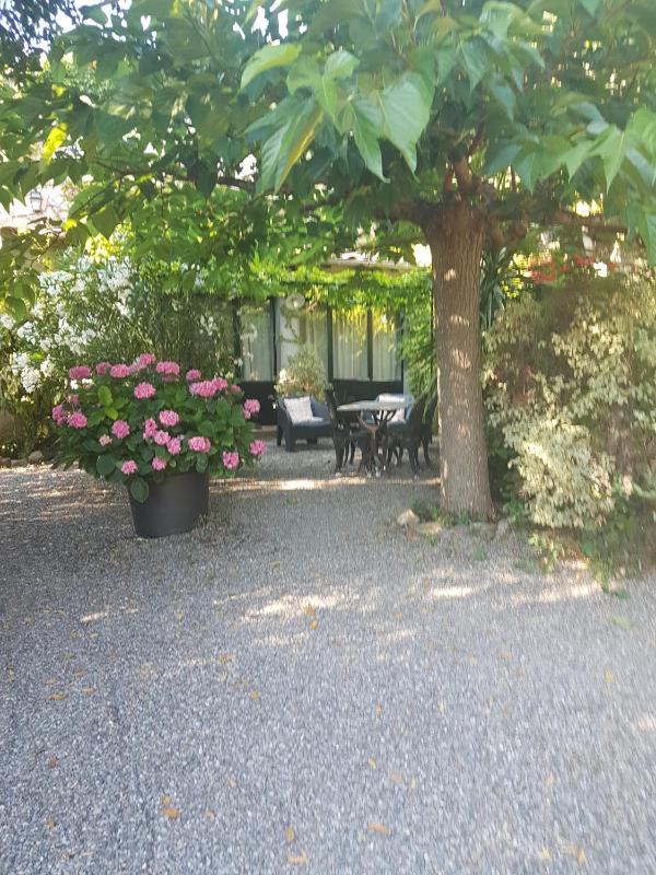 Superior Double or Twin Room with Garden View image 4