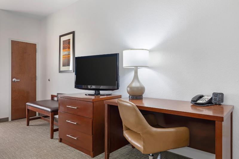 King Suite - Non-Smoking image 3