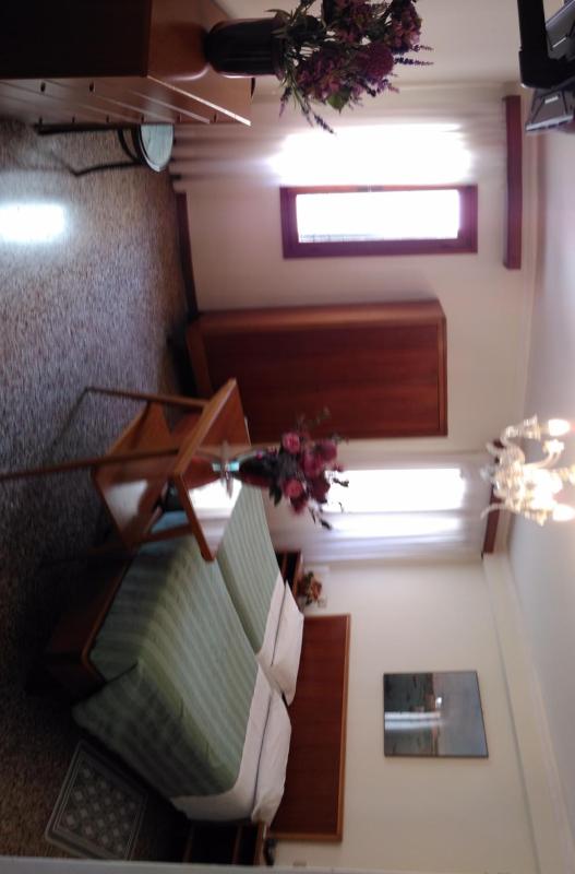 Basic Triple Room with Shower image 3
