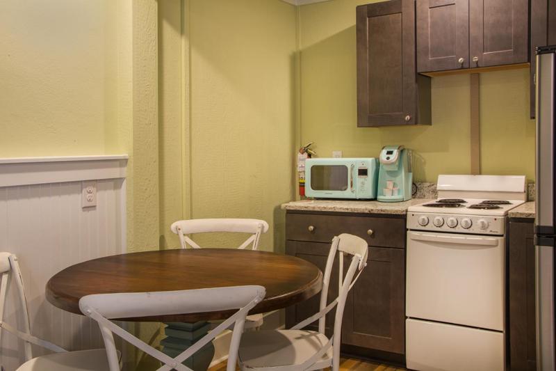 See Sea Motel - image 30