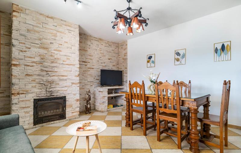 Stunning Home In Torrox With House Sea View - image 19