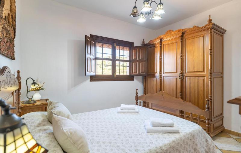 Stunning Home In Torrox With House Sea View - image 8