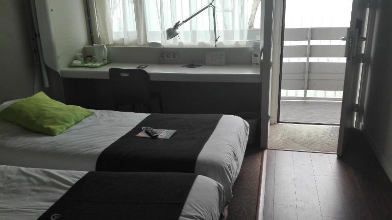 Superior Twin Room image 4