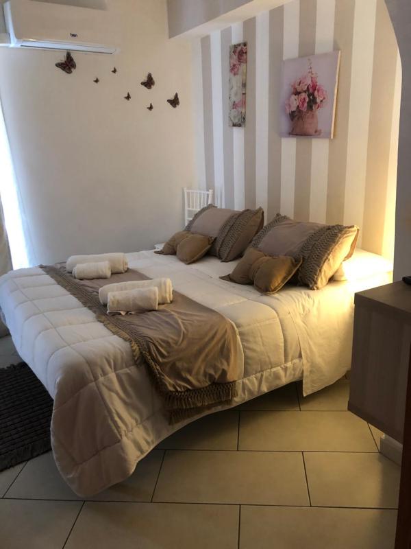 Nicaredda Guest Rooms - image 9