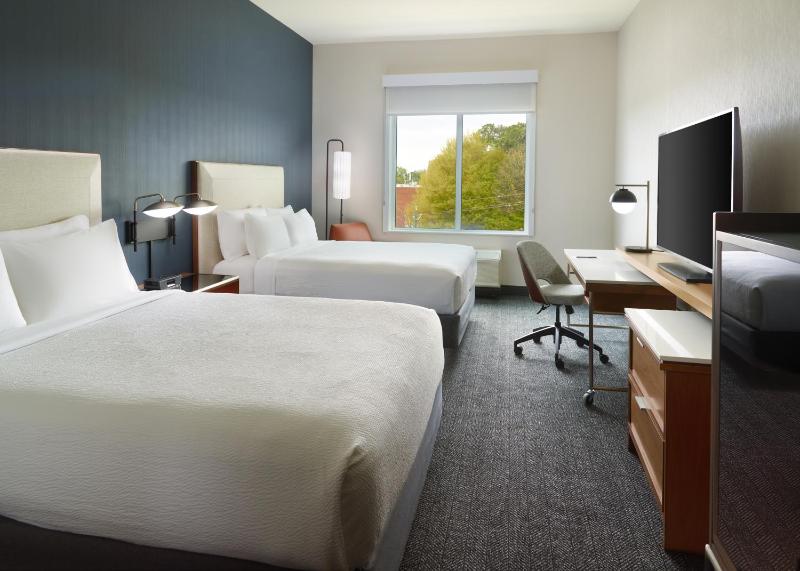 Standard Queen Room with Two Queen Beds image 1