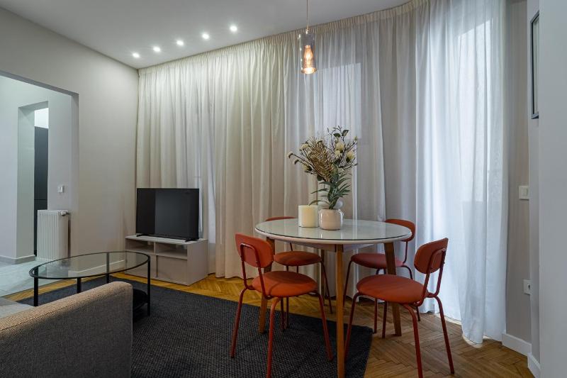 Urban 1BR Loft Residences - Modern Comfort in Bucharest Center - image 5