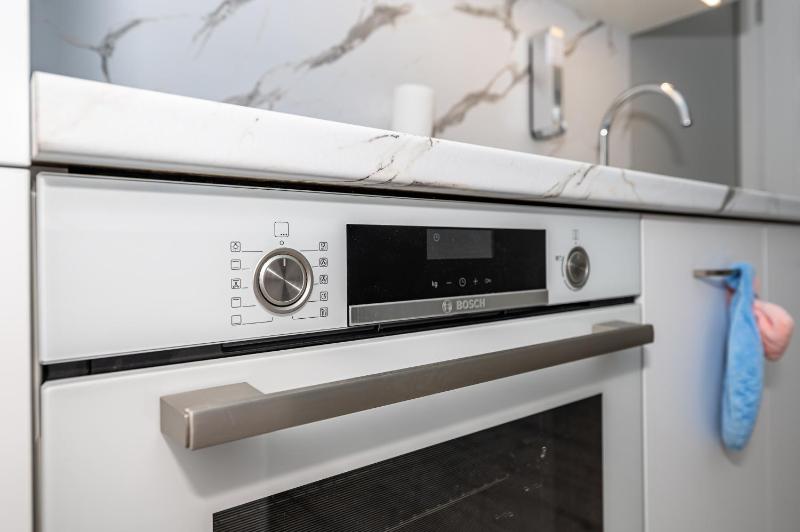 ElenartLux - Baby Cot - Pets Allowed - Free Parking & Fast Wi-Fi - image 24