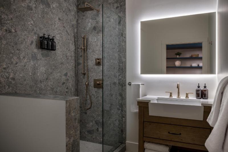 King Room (Self Check-in with Virtual Front Desk) image 4