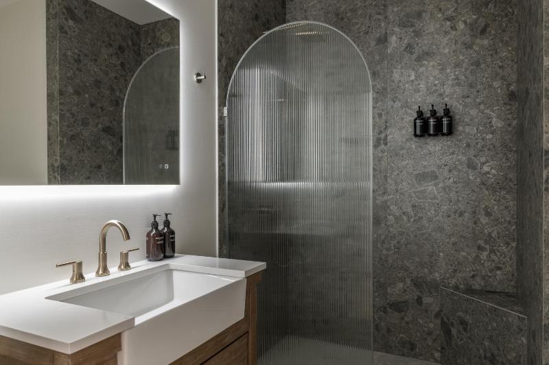King Room (Self Check-in with Virtual Front Desk) image 3
