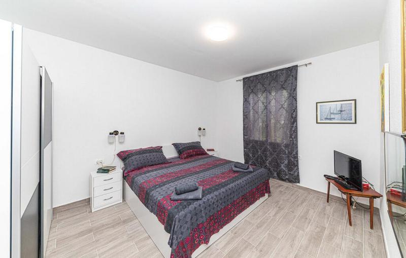 Apartments with parking space Trogir - 23129 - image 9