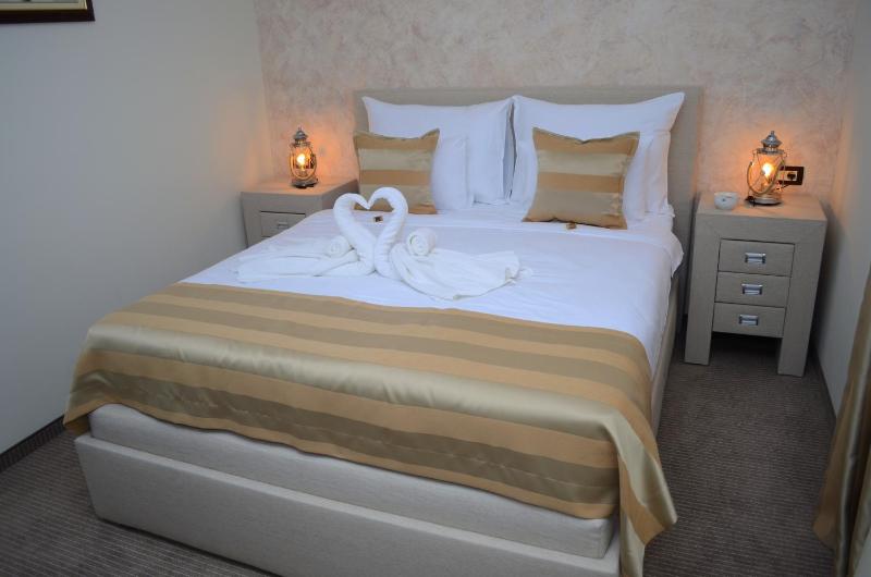 Standard Double or Twin Room image 2
