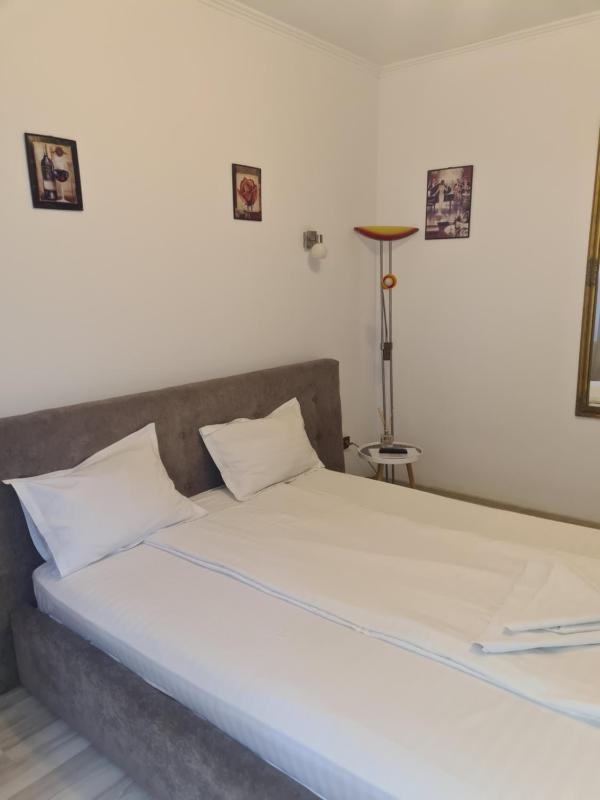 Corina House - image 20