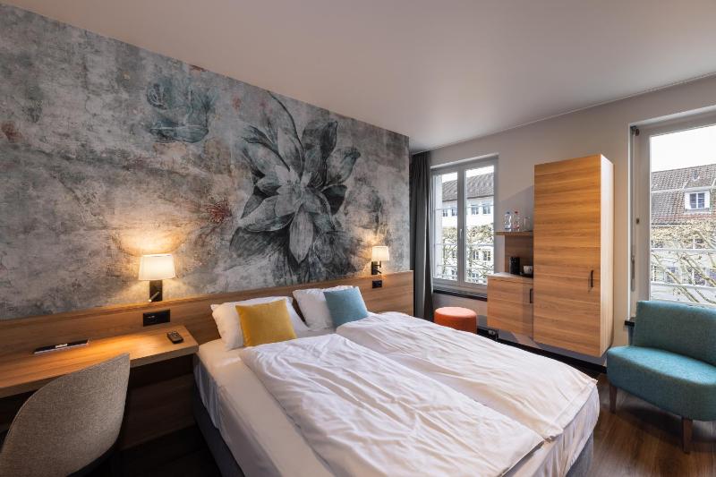 Double Queen Room image 3