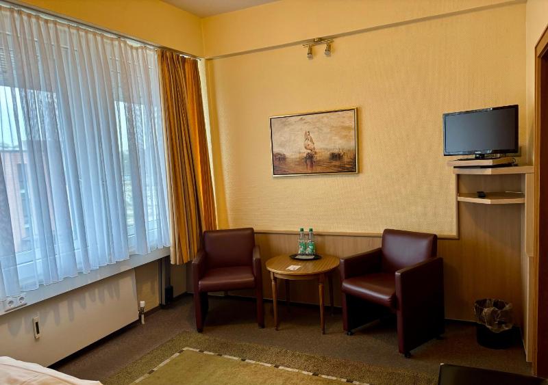 Double Room image 2