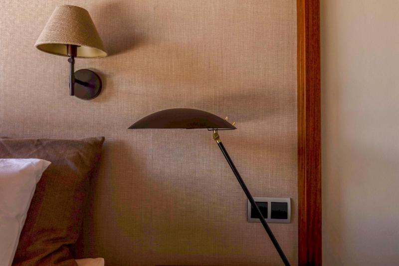 King Room with Mountain View image 4