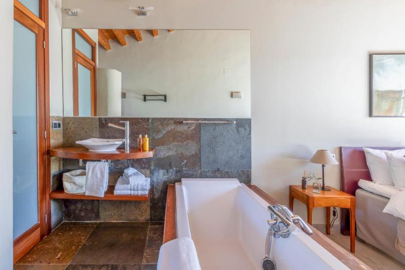 Double Room with Mountain View image 2