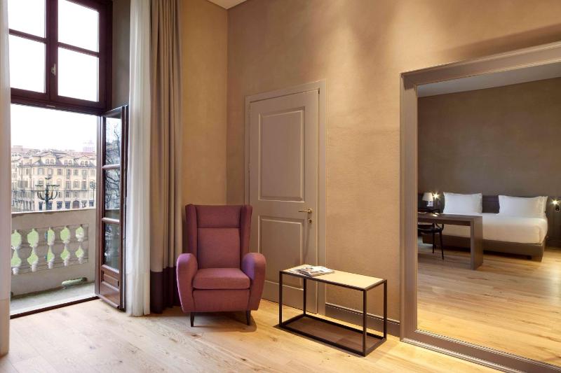 Junior Suite image 1