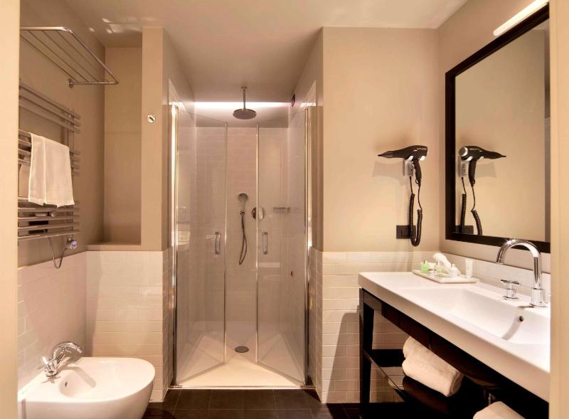 Premium Double or Twin Room with View image 4