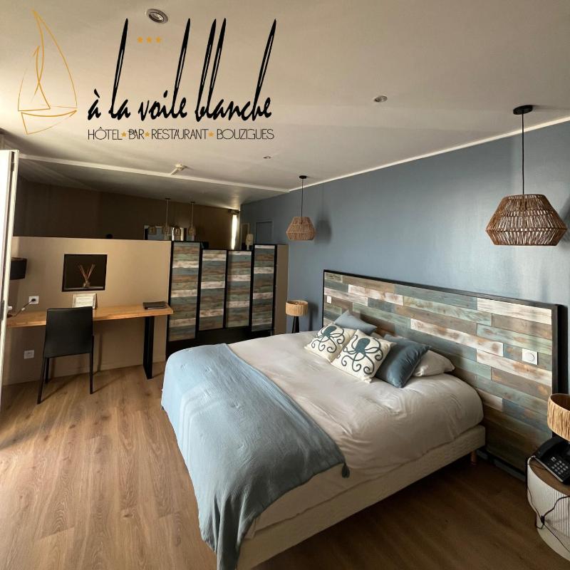 Suite with Sea View image 2