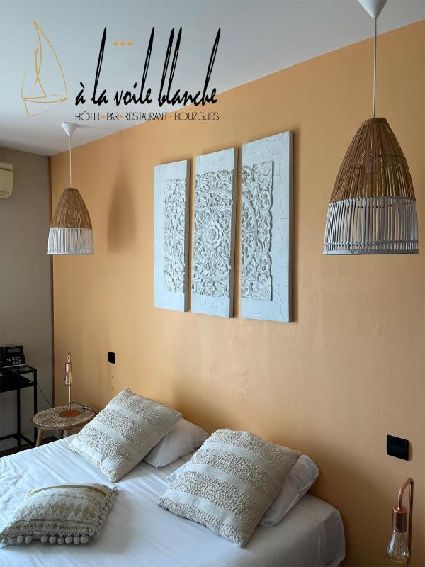 Double Room image 2