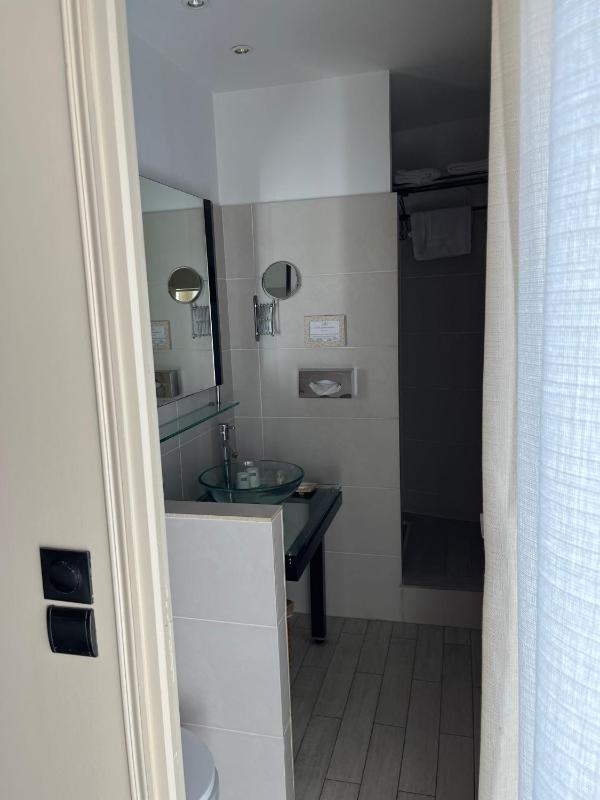 Double Room image 1