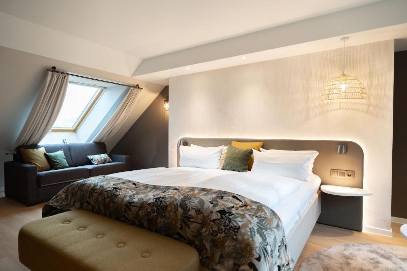 Superior Double Room image 1