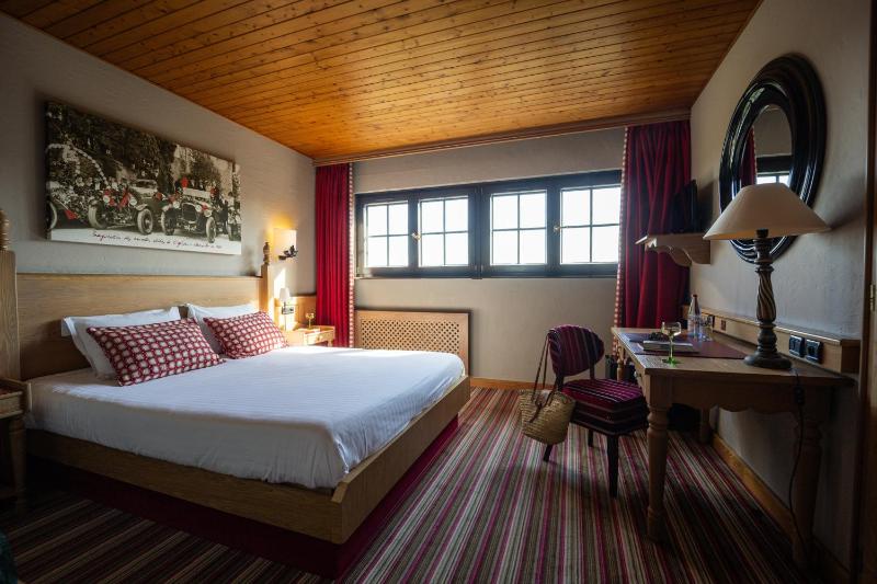 Standard Double Room image 3