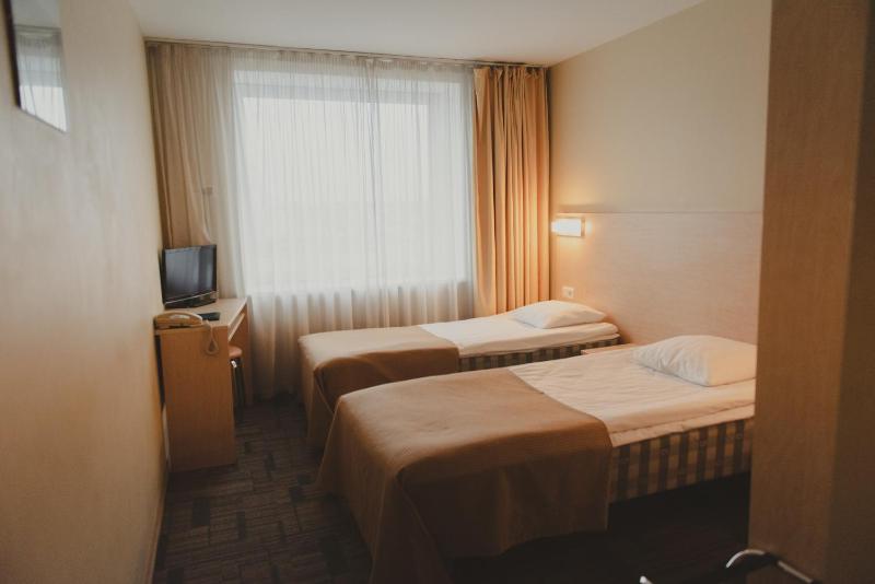 Standard Double or Twin Room image 4