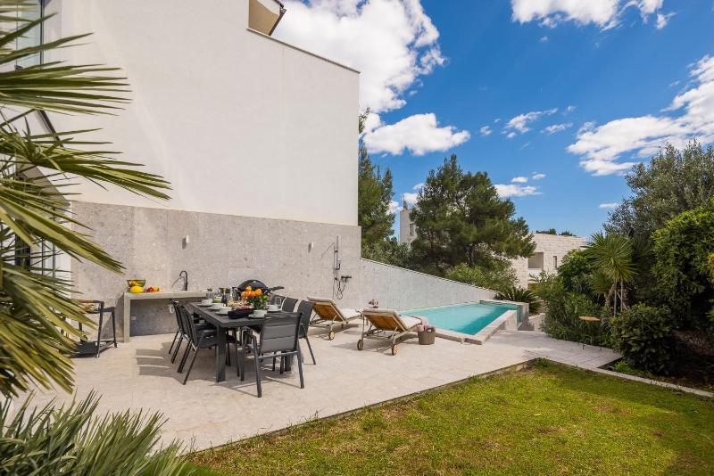 Luxury villa Manera Bol with heated pool near Zlatni Rat - image 43