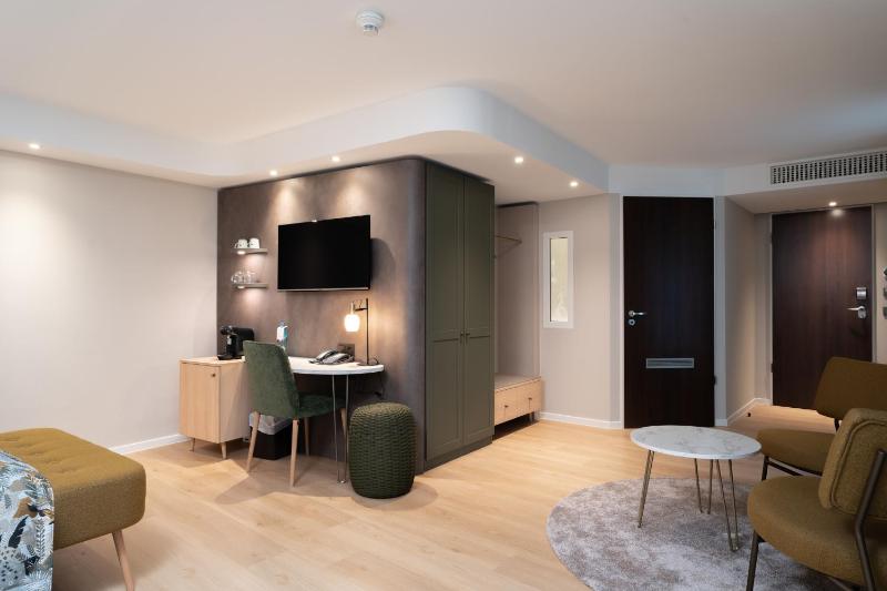 Superior Double Room image 4