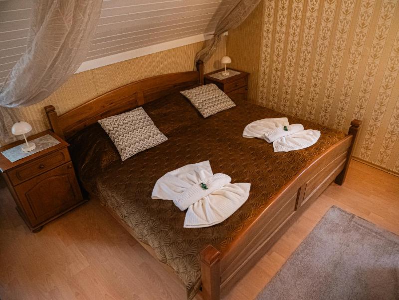 Double Room image 4