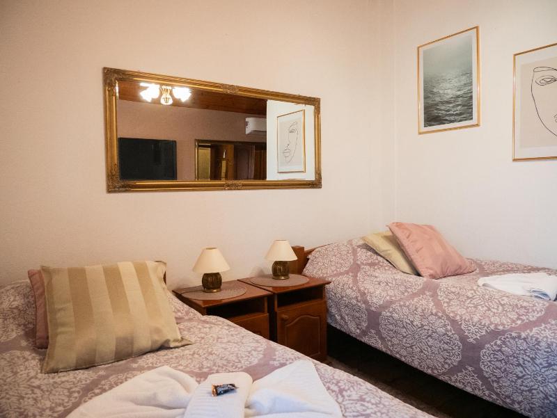 Double or Twin Room image 4